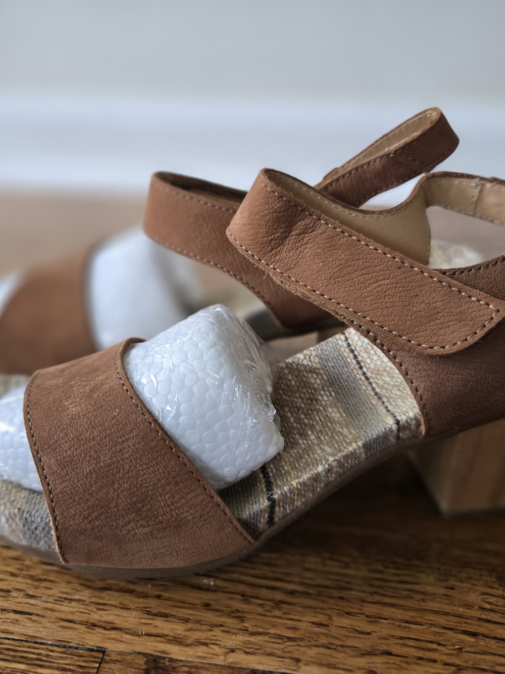 EL Naturalista Brown Suede-Look Sandals - Comfortable Strappy Design